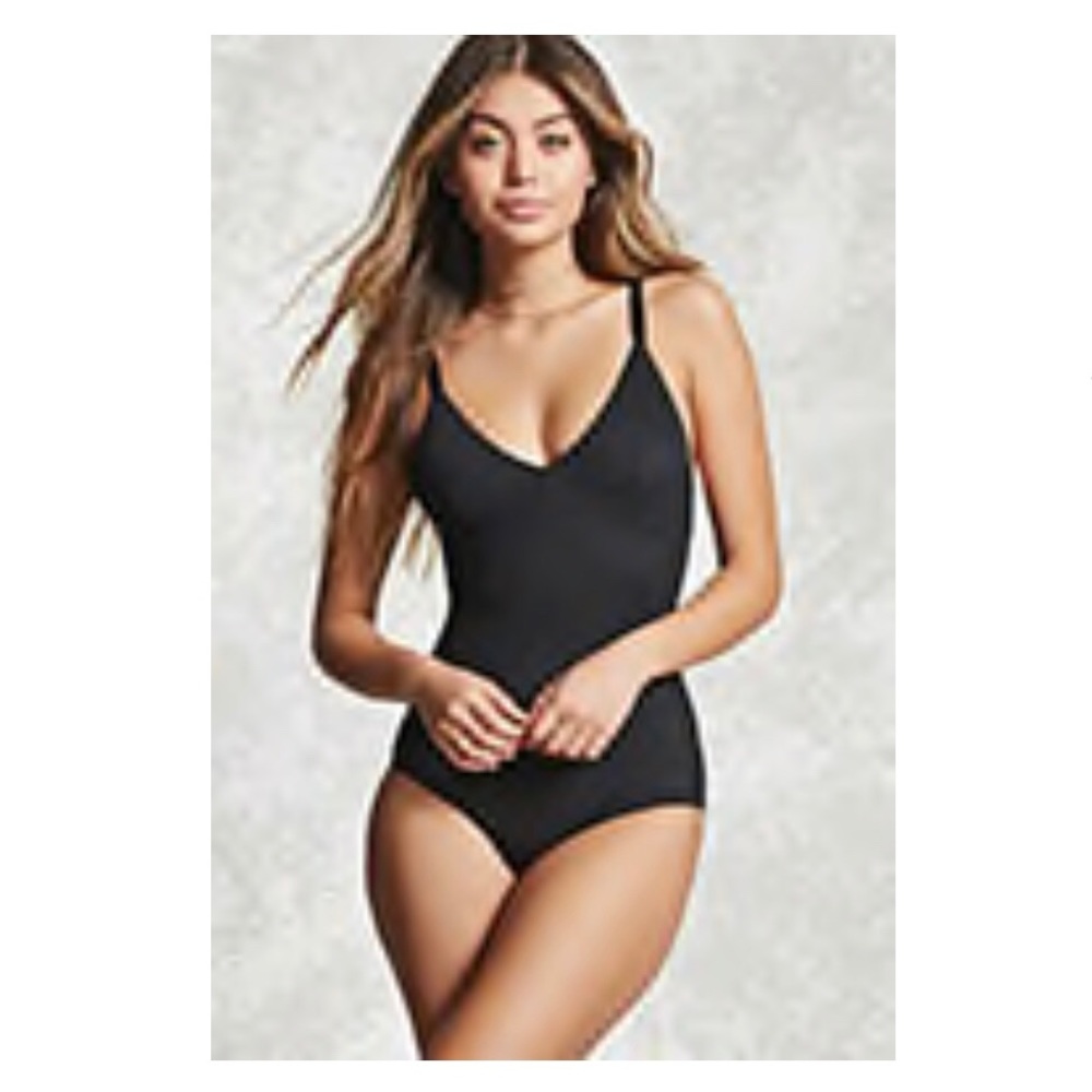 🚫 SOLD🚫 NWT!!!! Black body suit 😎